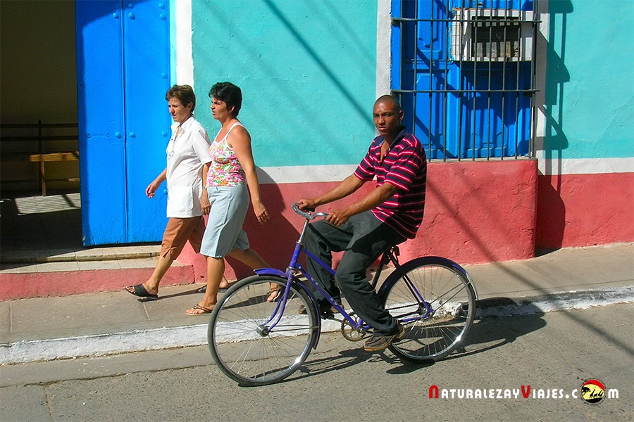 En una calle de Trinidad, Cuba