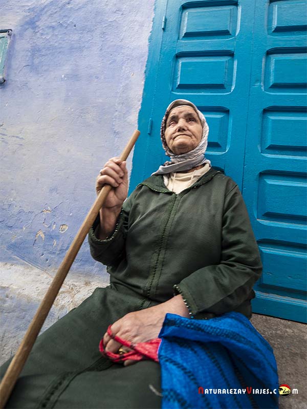 En una calle de Xauen, Chauen, Marruecos