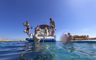 Excursión en barco por las calas del norte de Menorca