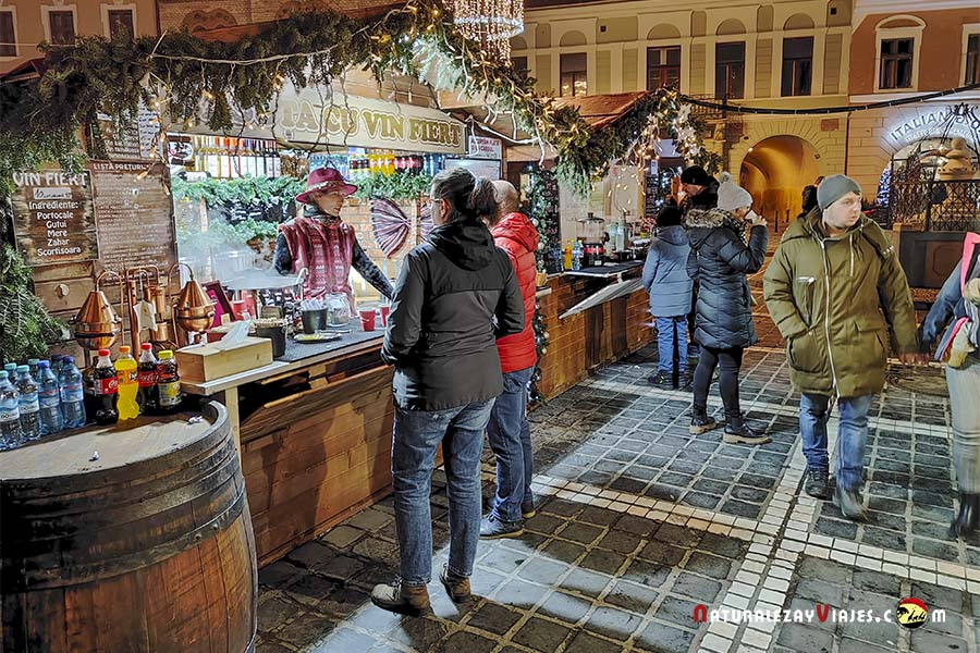 Mercado de navidad de Brasov en Rumania