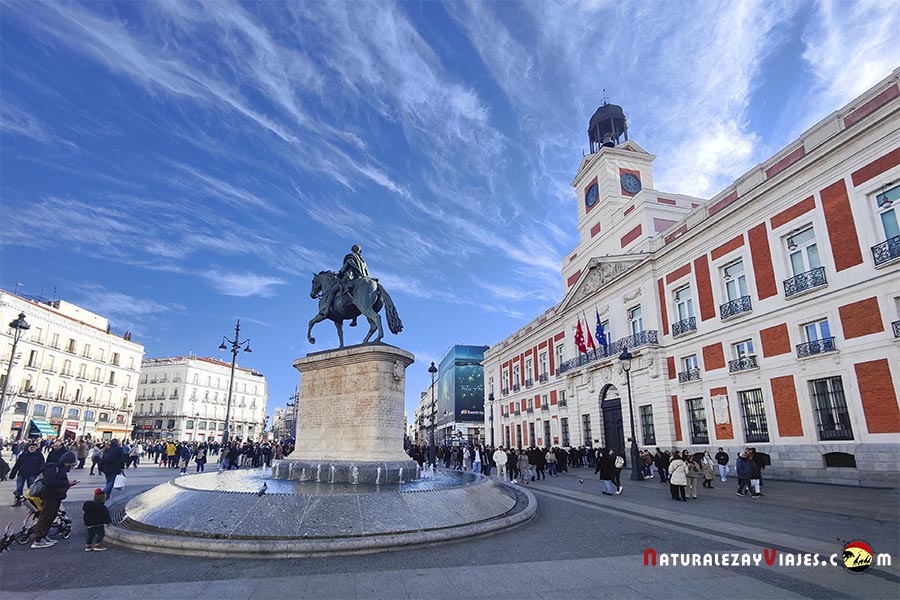 Puerta del Sol en Madrid, una de las ciudades más bonitas de España