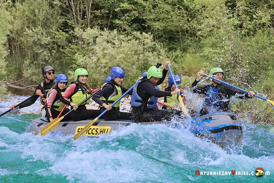 Rafting en el río Soča (Eslovenia): aventura entre aguas turquesas