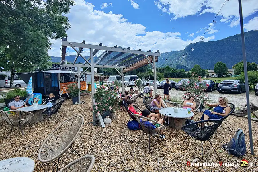 Bar rafting Froccs Eslovenia rio Soča