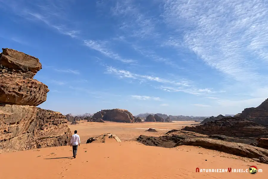 Cómo visitar Wadi Rum: guía para descubrir el desierto más fascinante de Jordania