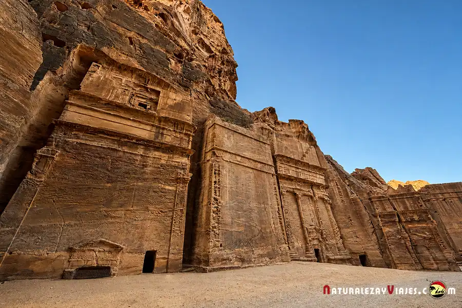 Calle de las Fachadas en Petra