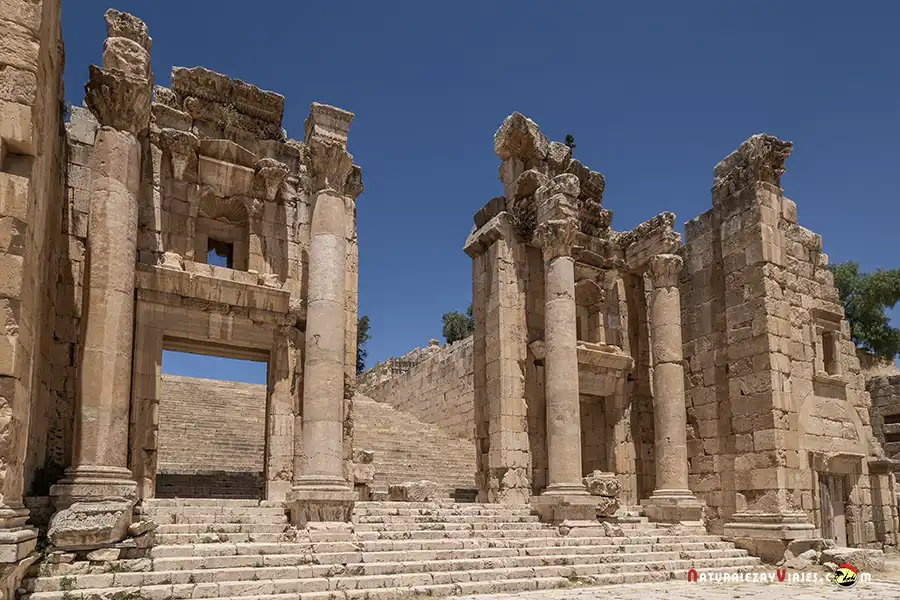 Propileo del santuario de Artemisa en Jerash