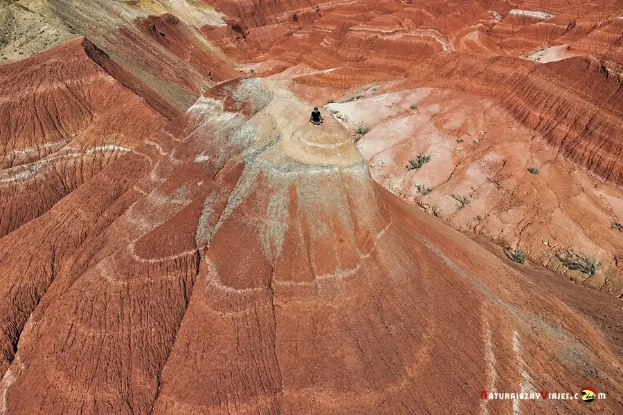 Montañas rojas del Parque Nacional Altyn-Emel