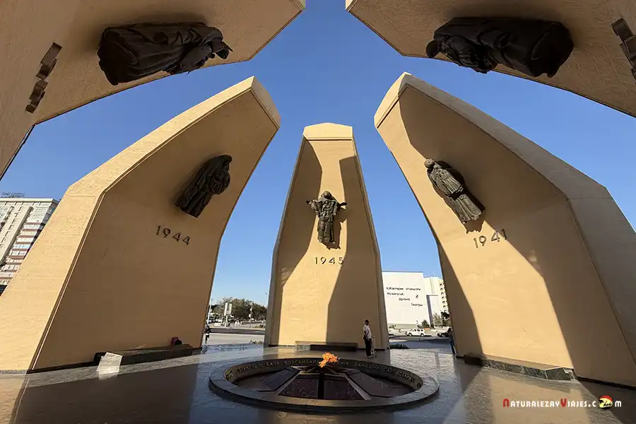Memorial de la Gran Guerra Patria y su Llama Eterna Kazajistán