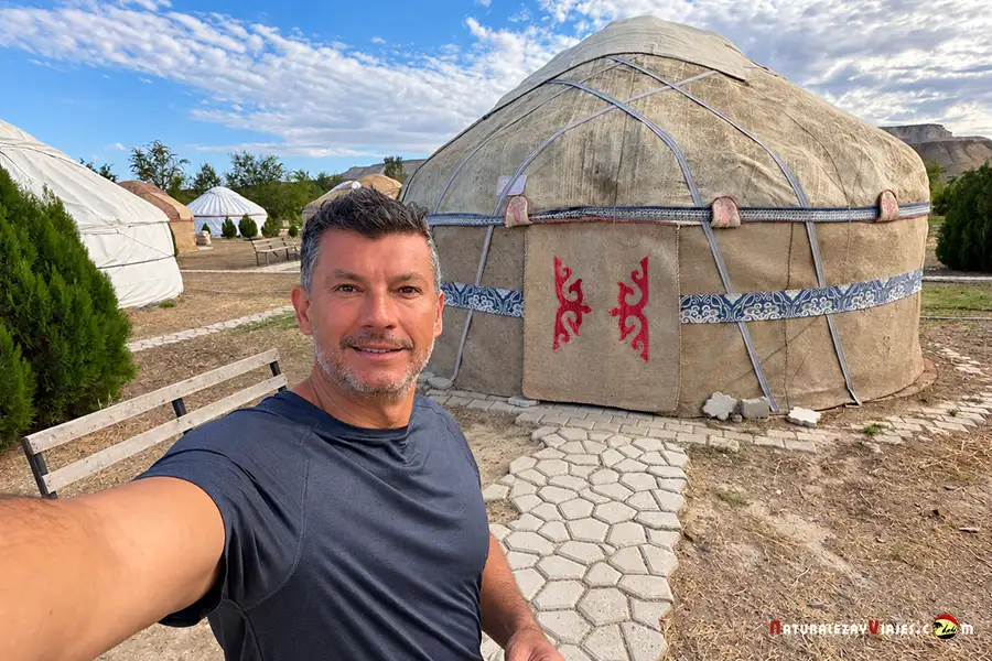 Antonio Ruiz en la yurt de Mangystau